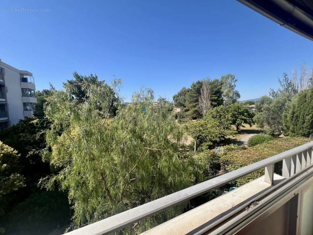 2 pièces Fréjus avec loggia, cave et parking, à rénover, pro - photo 5