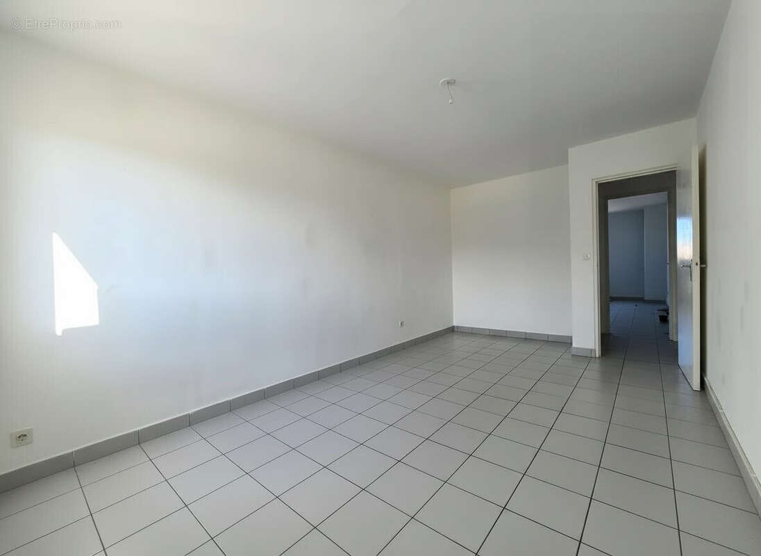 Appartement 71 m² à Le Port  - photo 8