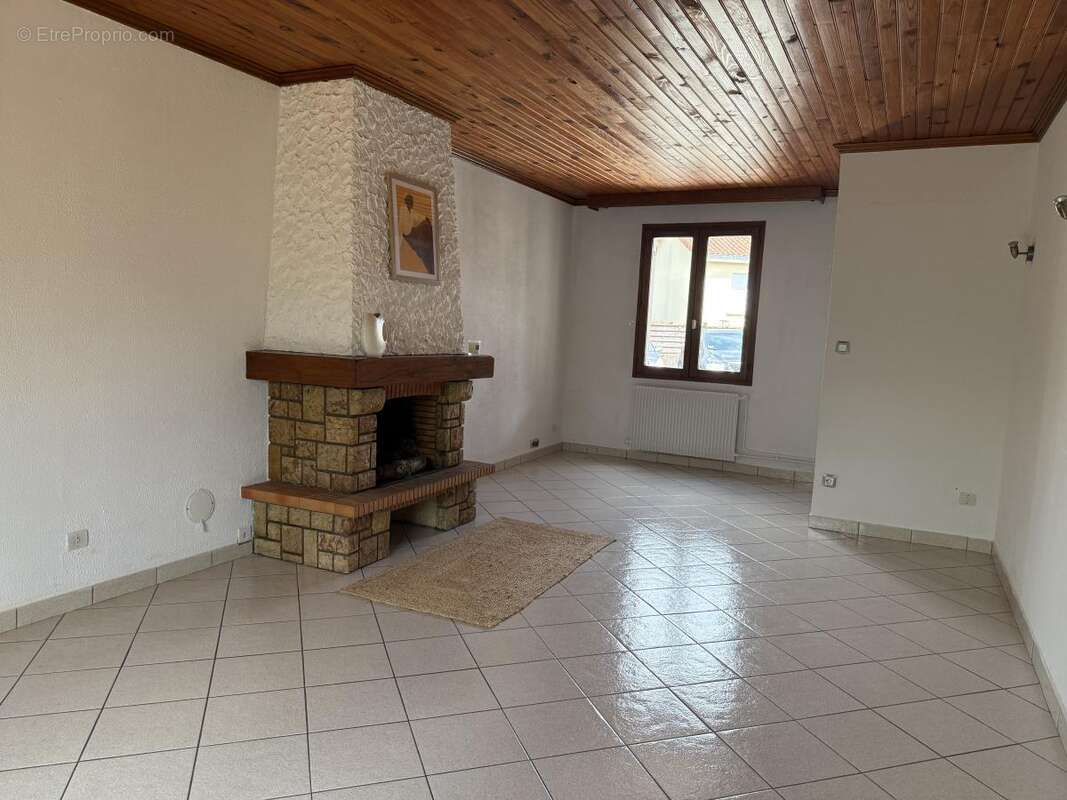 Maison 92 m² à Cholet  - photo 2