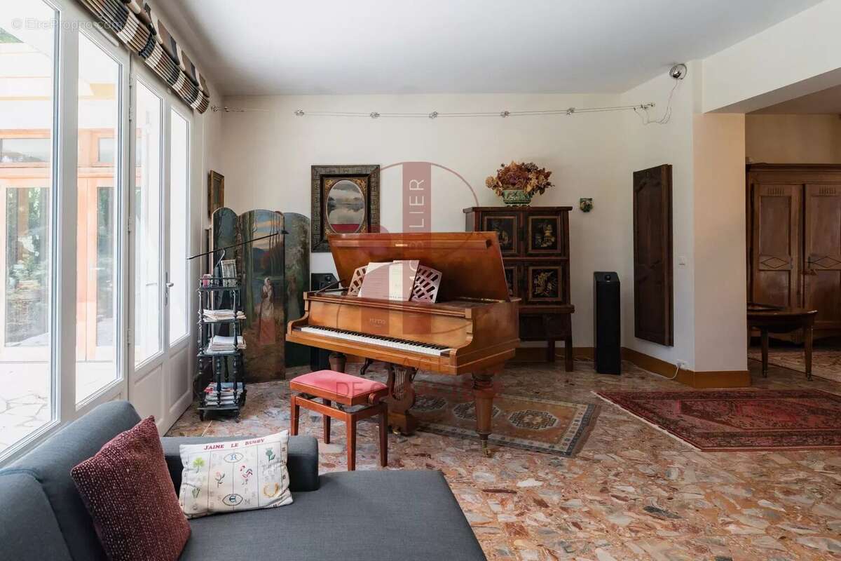 Maison à FONTAINEBLEAU