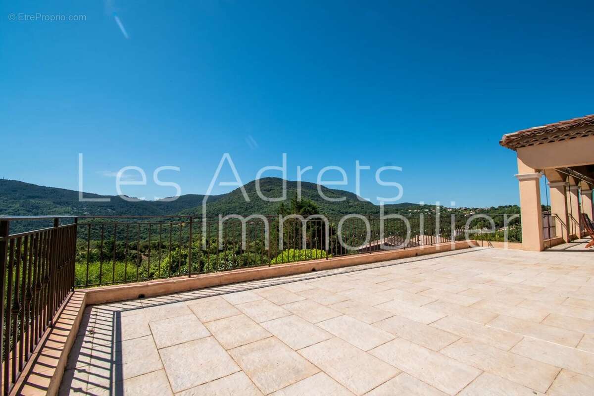 Maison à LES ADRETS-DE-L&#039;ESTEREL