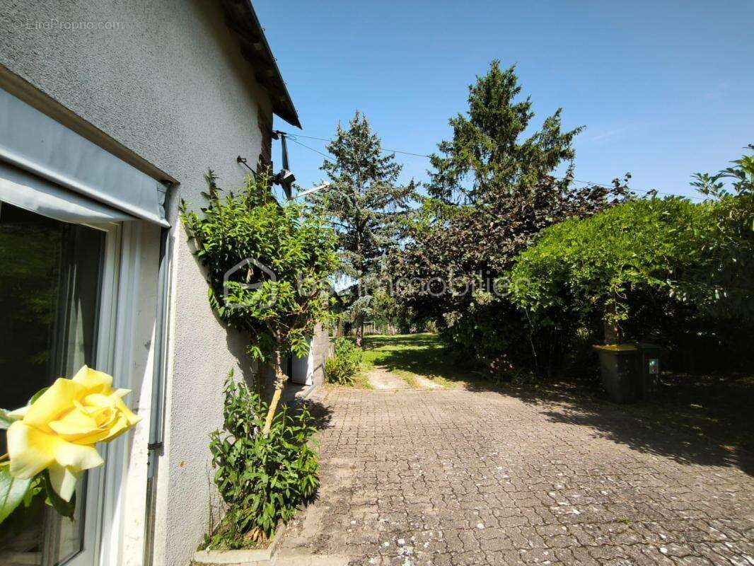 Dans le hameau 'LE SENTIER' à seulement 5 min de St Laurent en Gâtines - photo 11