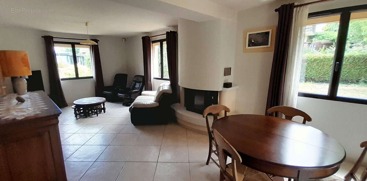 Maison à LIMOURS