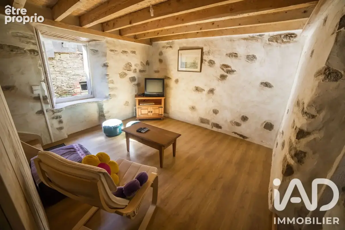 Photo 1 - Maison à LAVAL-ROQUECEZIERE