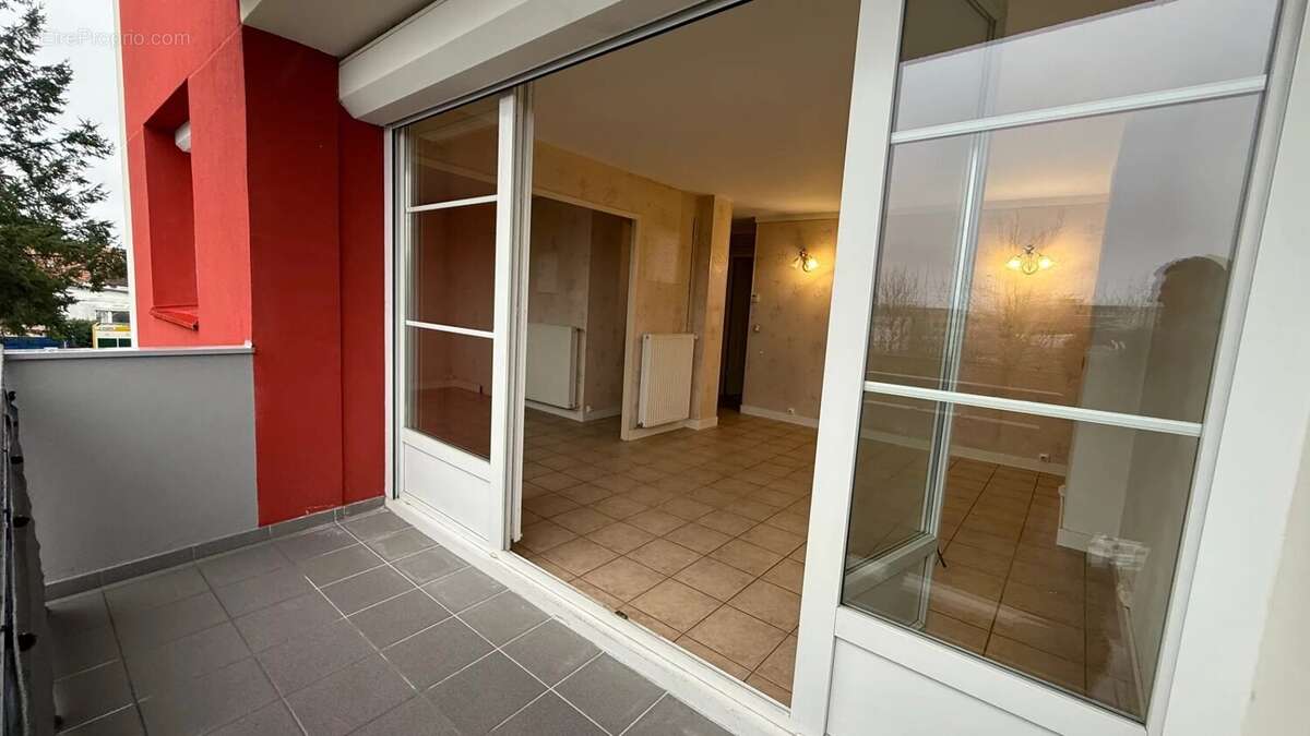 Appartement à SAINTE-GENEVIEVE-DES-BOIS