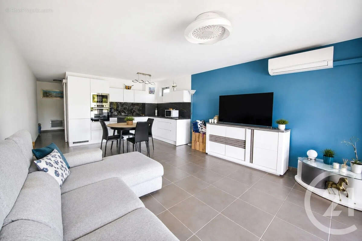 Appartement 65 m² à Le Lavandou  - photo 2