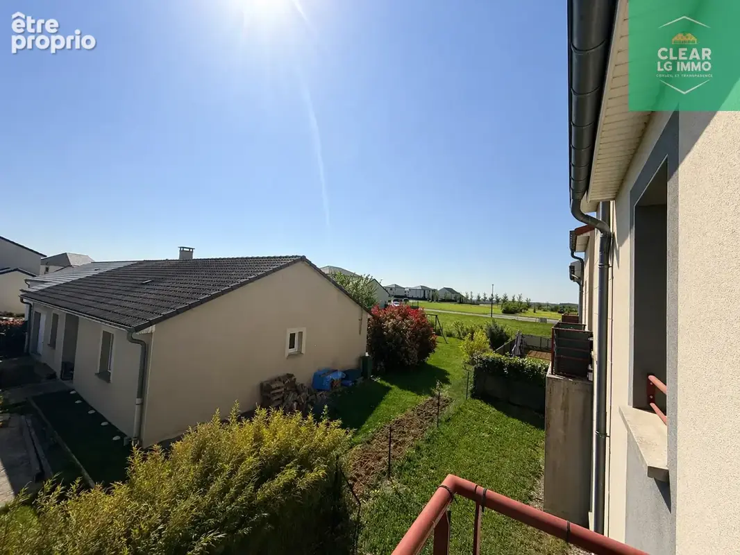 Appartement F3 récent avec terrasse à Saint-Privat-la-Montagne - photo 7