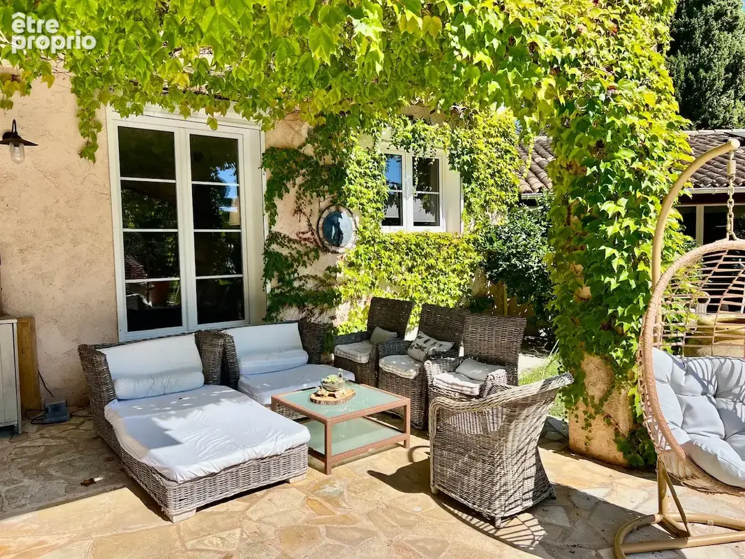 Villa moderne de 346m2 pleine de charme, au calme absolu situé à 500 mètres de Mougins - photo 6
