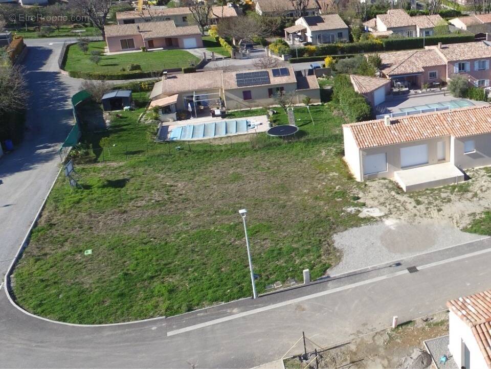 Terrain à AUBIGNOSC