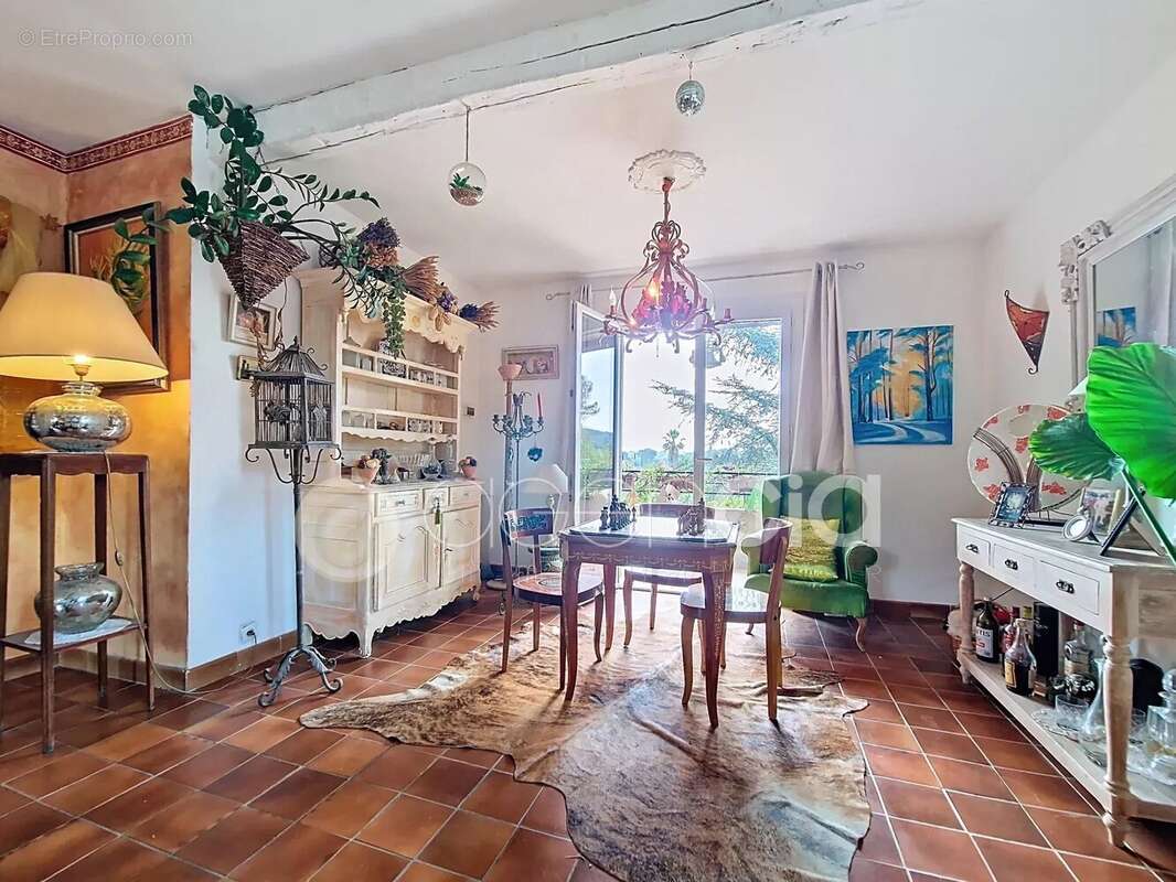 Belle villa divisée en 2 appartements à Peymeinade - photo 6