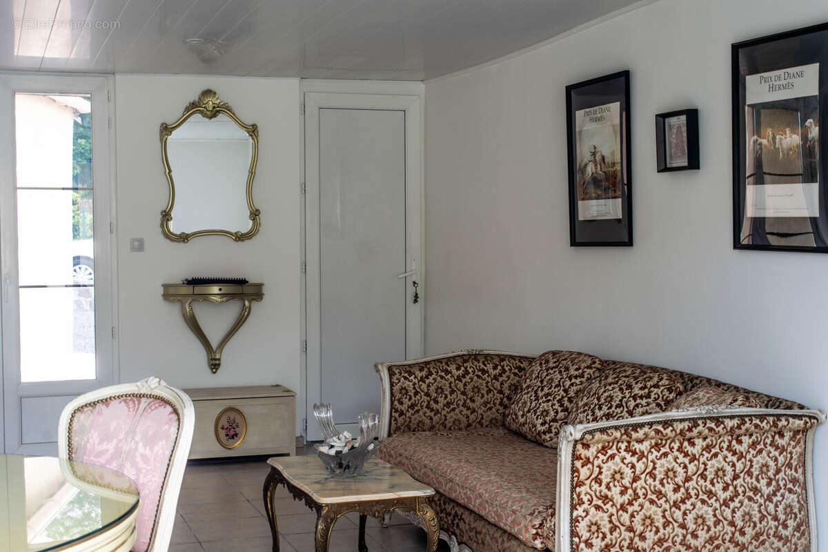 Maison à MILLY-SUR-THERAIN