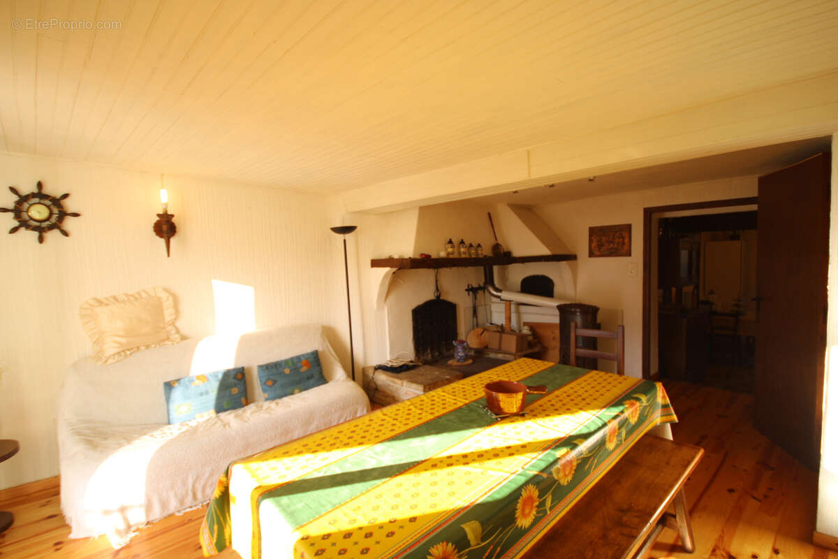 Maison à L'AIGUILLON