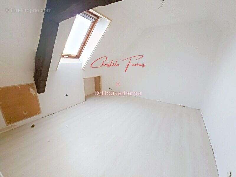 Appartement à LOUVIGNE-DU-DESERT