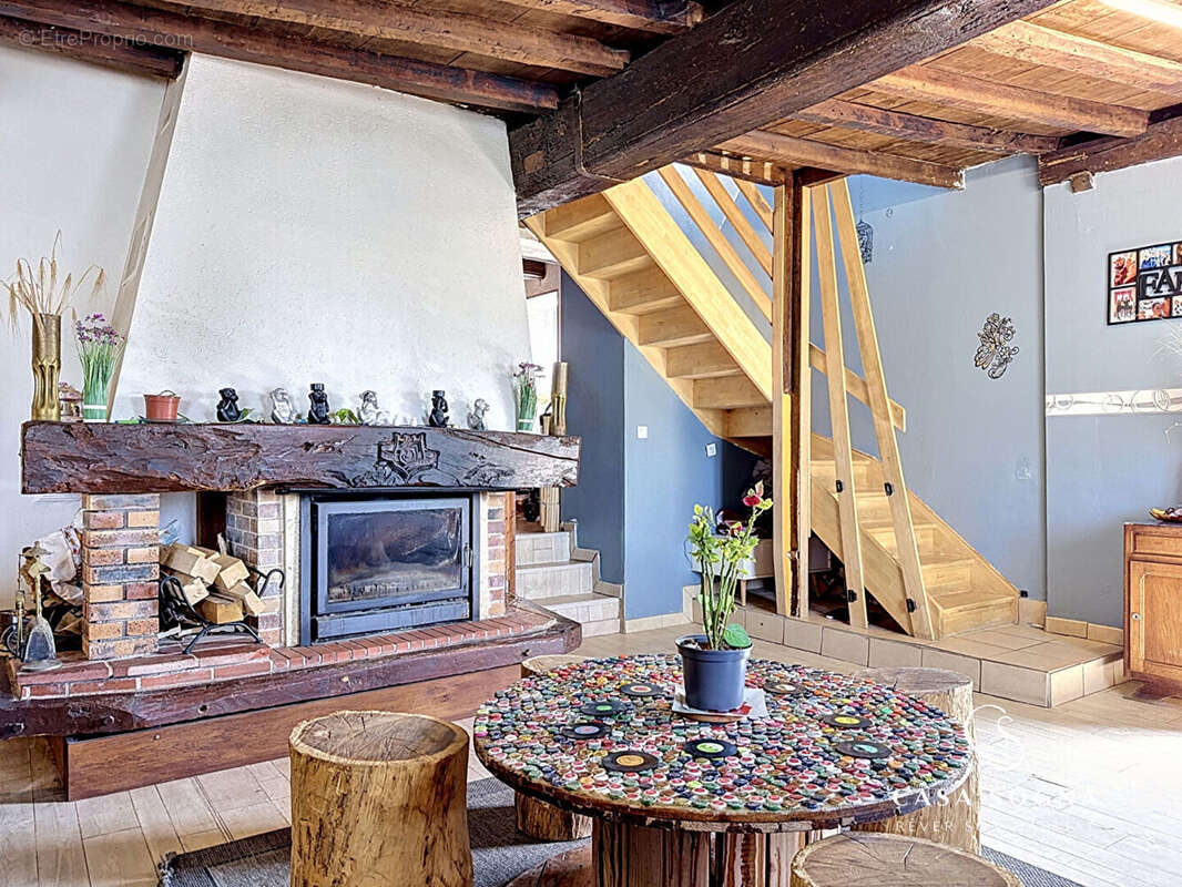 Maison - 7 pièces - 215.14 m² - photo 4