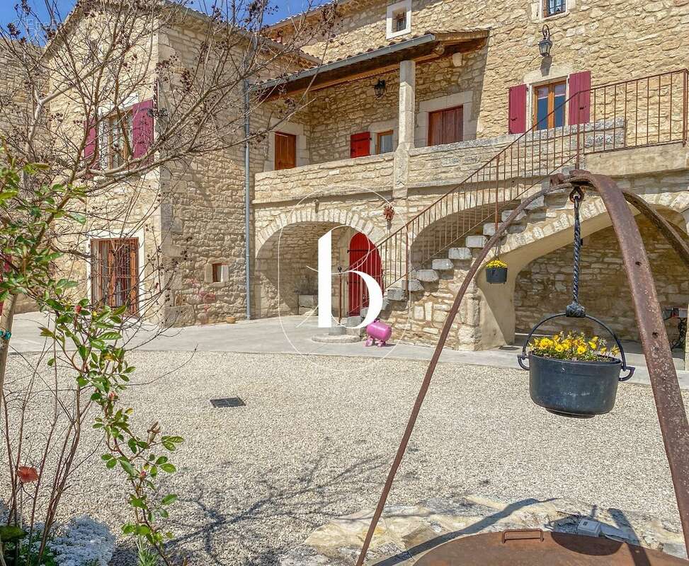 Maison à BARJAC