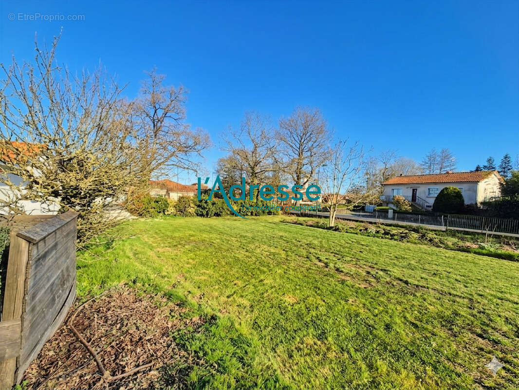 Terrain à BEAUPREAU