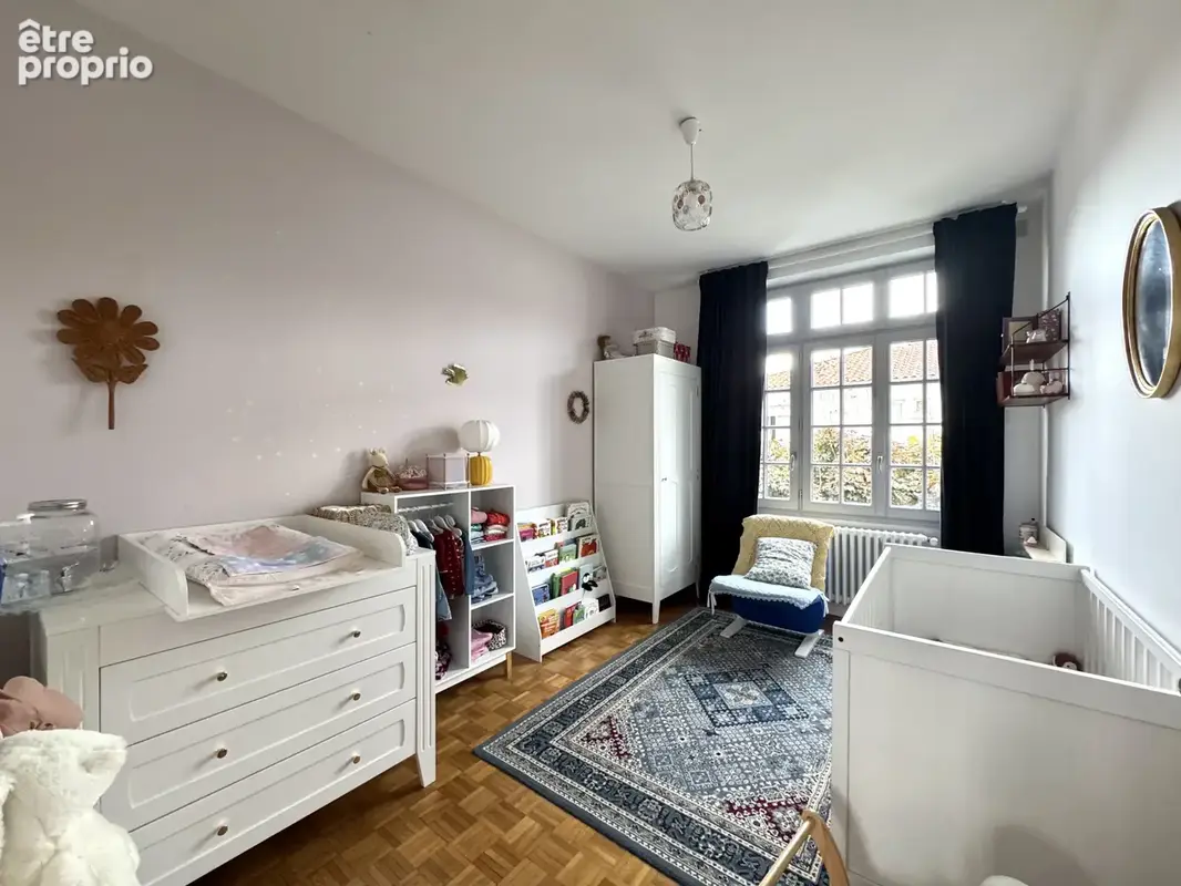 NIORT   Maison rénovée de 141 m2, 4 chambres, jardin et garage, proche des Halles et du Quai Métayer - photo 16