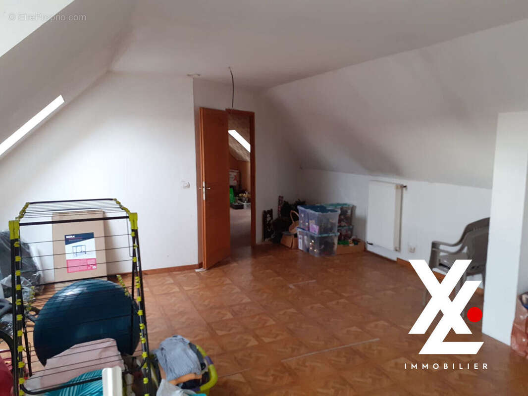 Maison à VELAINE-EN-HAYE