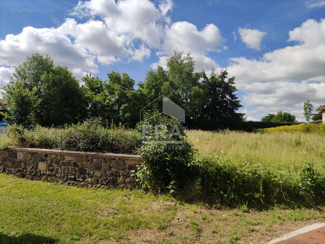 Terrain à SAINT-GERMAIN-LAPRADE