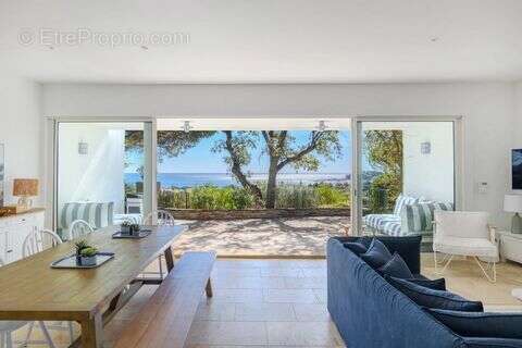 Maison 155 m² à Cavalaire-Sur-Mer  - photo 2