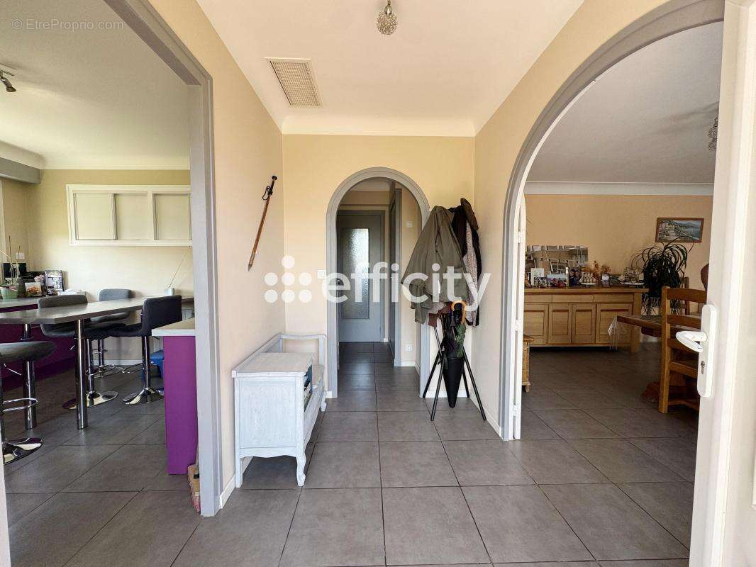 Maison 190 m² à Lembeye  - photo 3