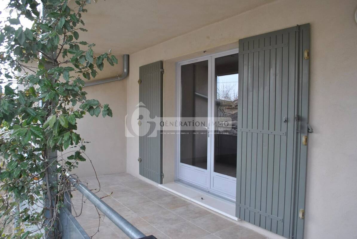 Appartement à FONTVIEILLE