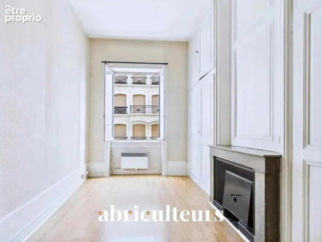 T2 bis de charme 71 m² lumineux avec mezzanine, à rénover en vente Quartier prisé d’Ainay, Lyon 2ᵉ (69002) - photo 6