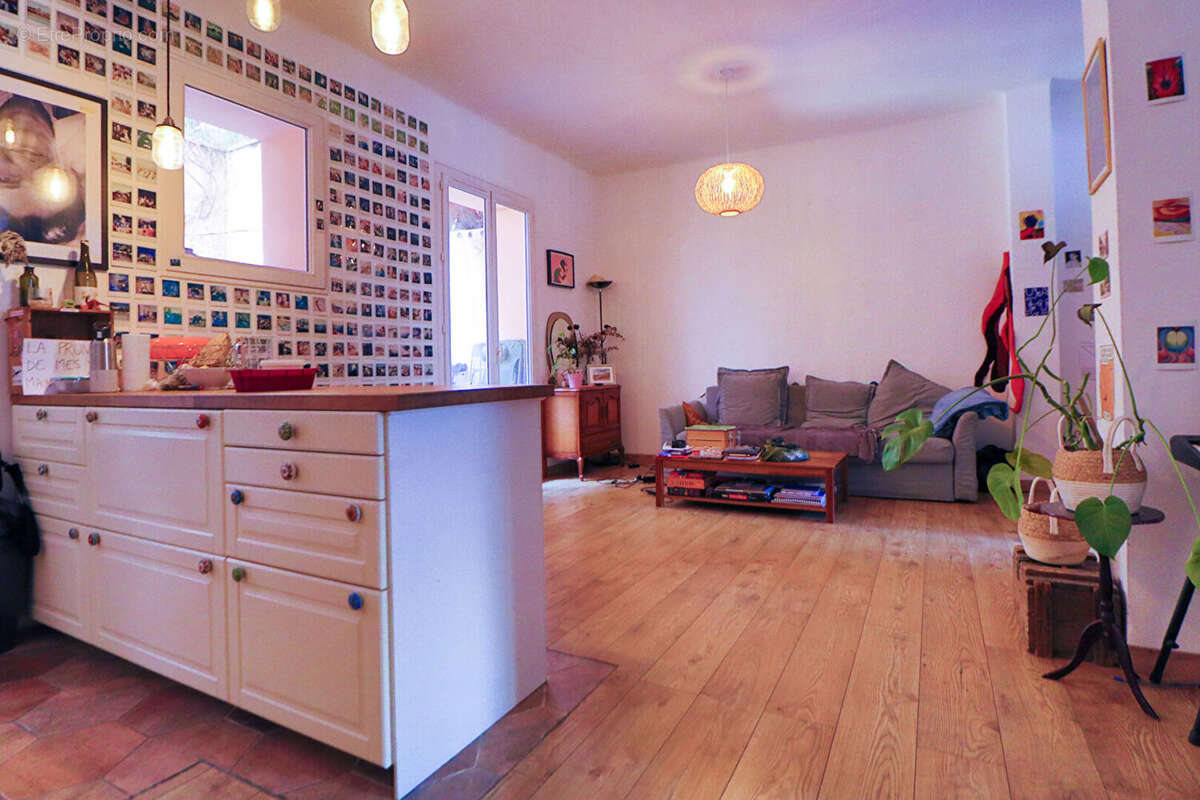 Appartement à MARSEILLE-7E