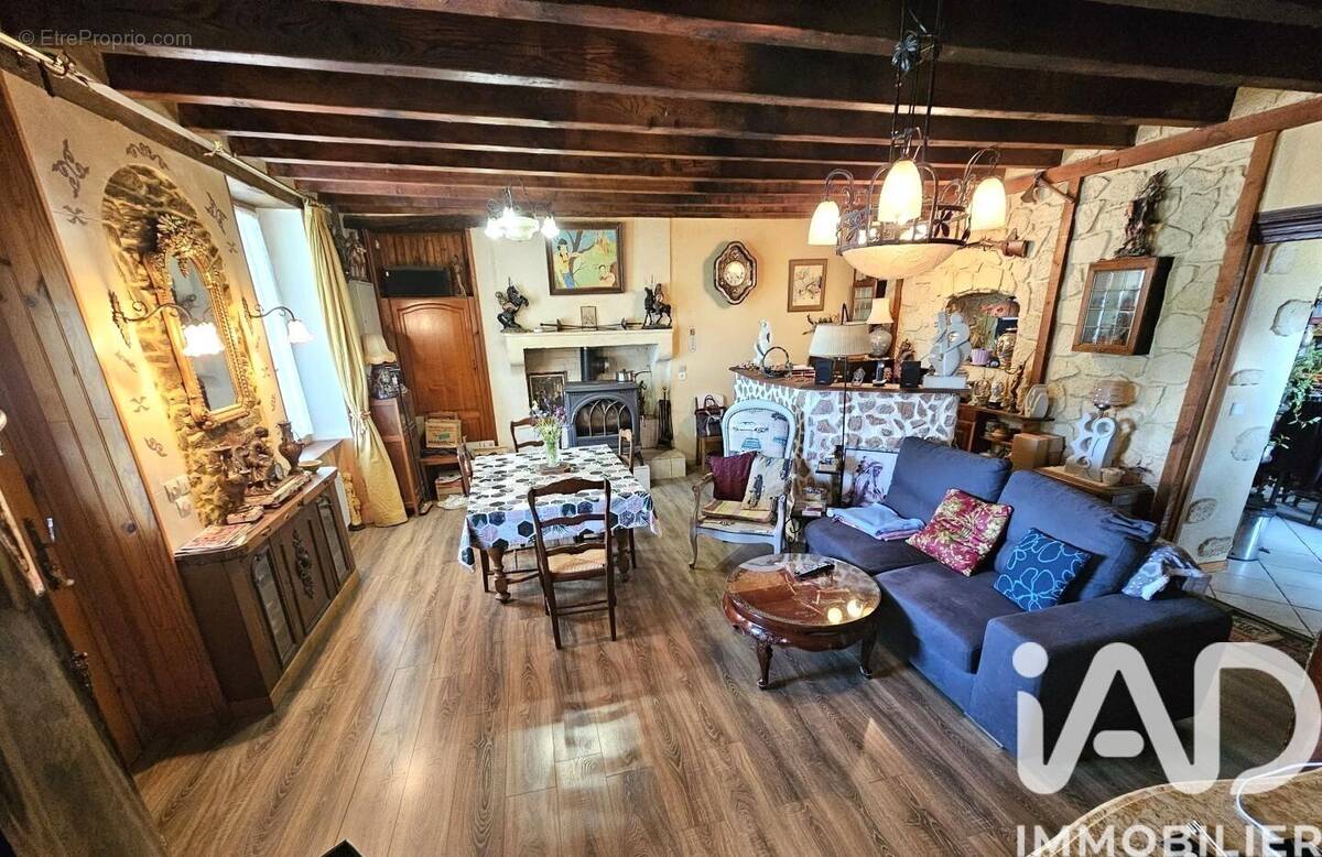 Photo 1 - Maison à SAINT-SATURNIN