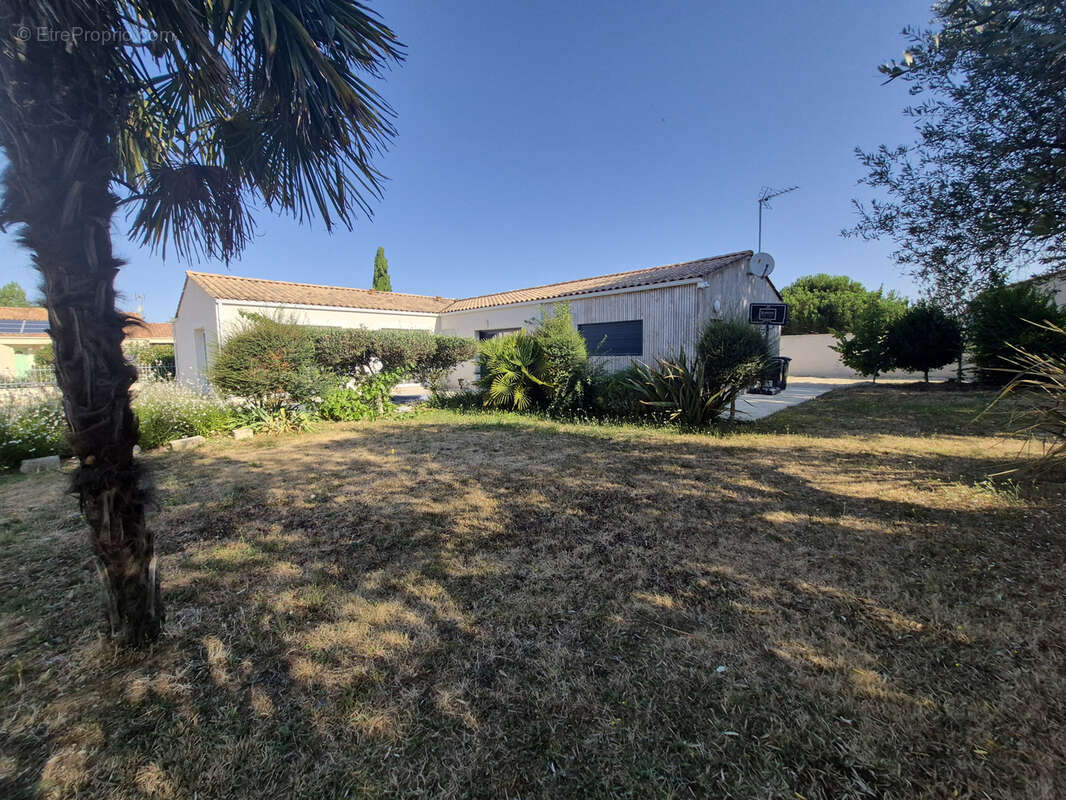 Maison de plain-pied   4 chambres   Sainte-Gemme-la-Plaine (85400) - photo 14