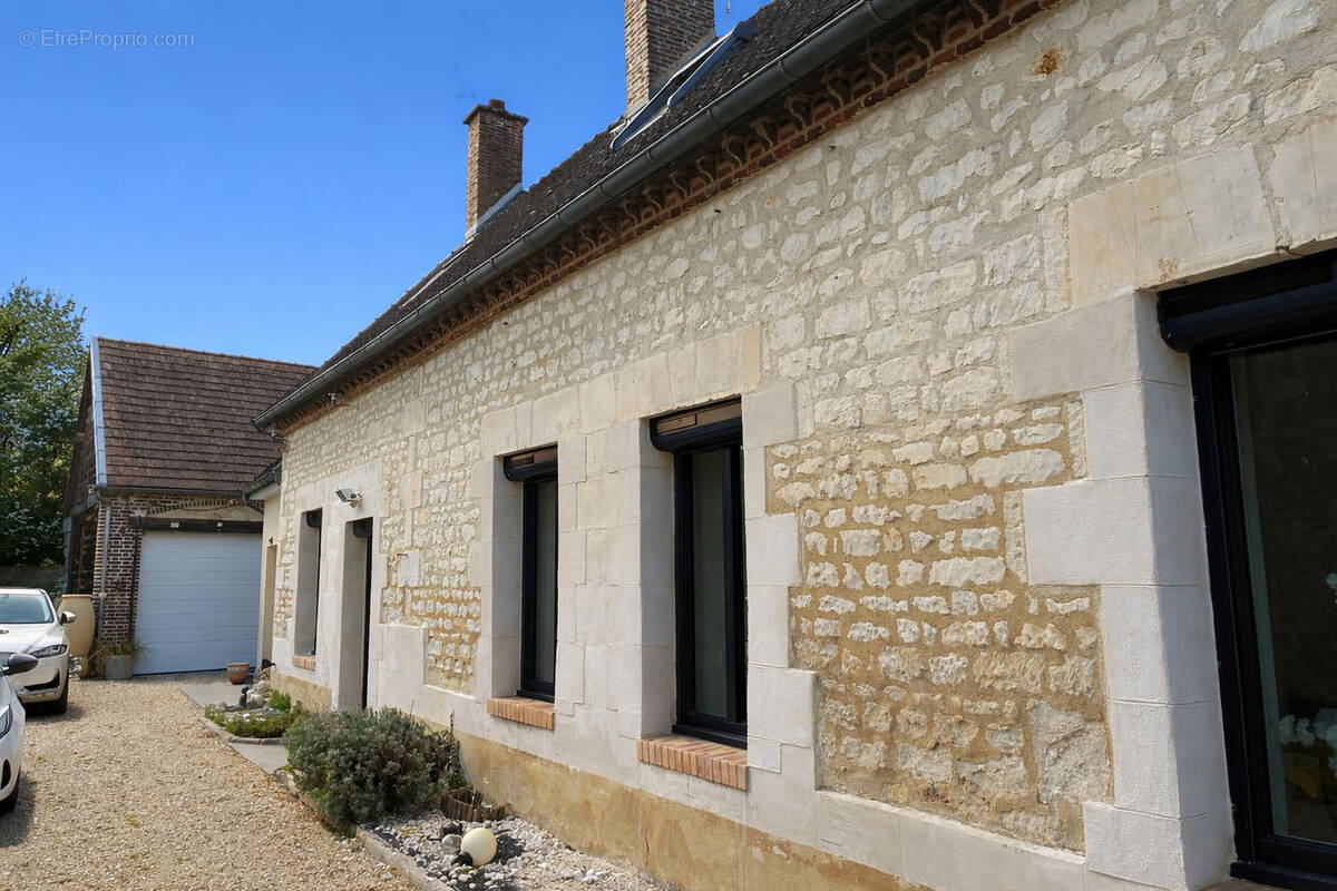 Maison à ESTISSAC