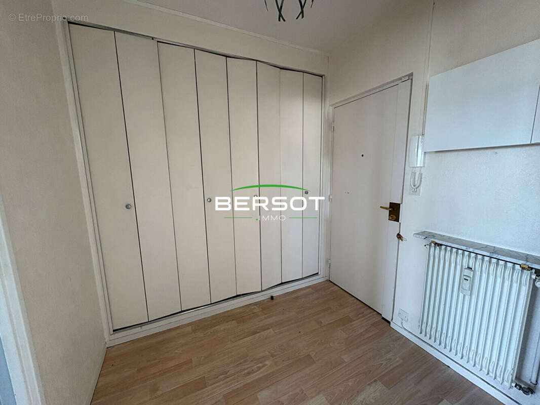 Appartement T3 avec balcon et place de parking privative - secteur Viotte - photo 9