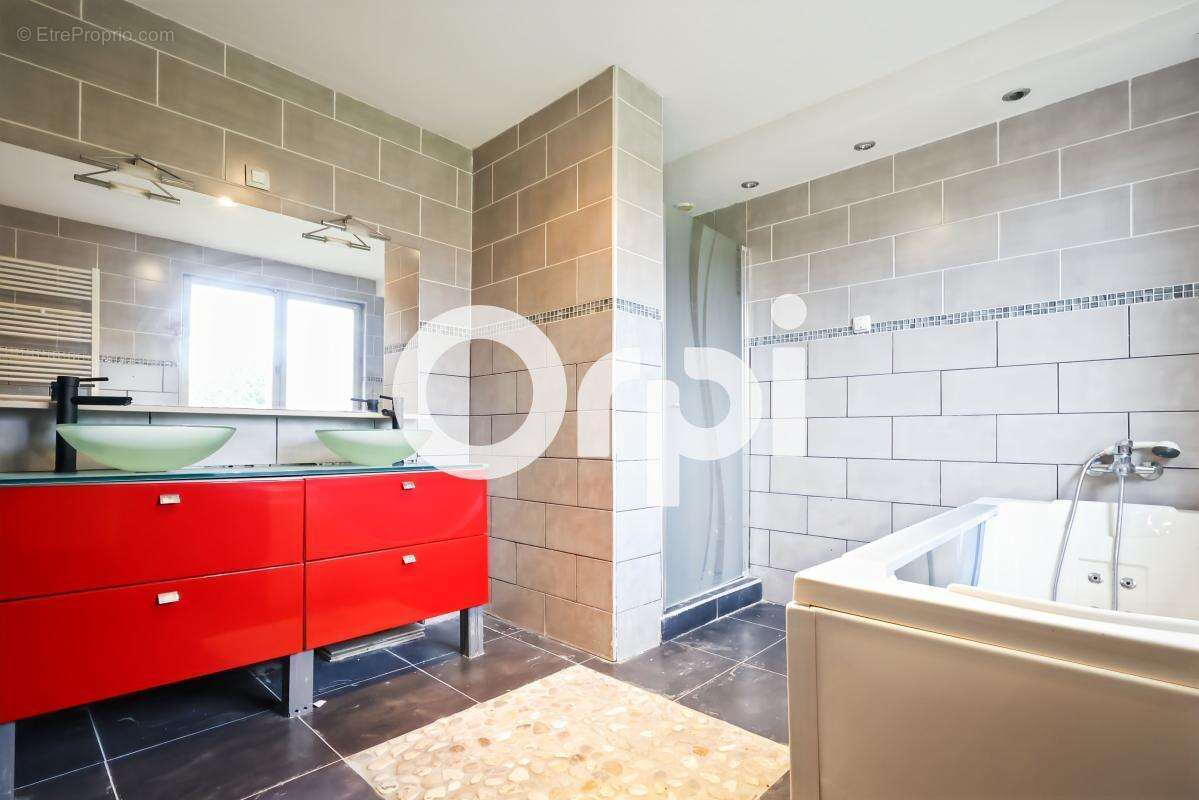 Maison à BUYSSCHEURE