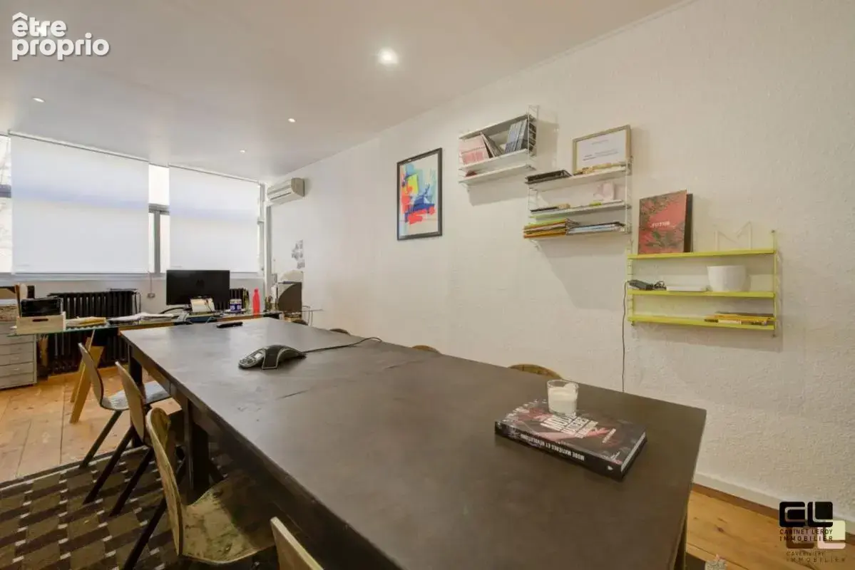 LOFT INDUSTRIEL 255 M² QUAI ARLOING  avec terrasse   et parking ( bureau ou habitation ) - photo 4