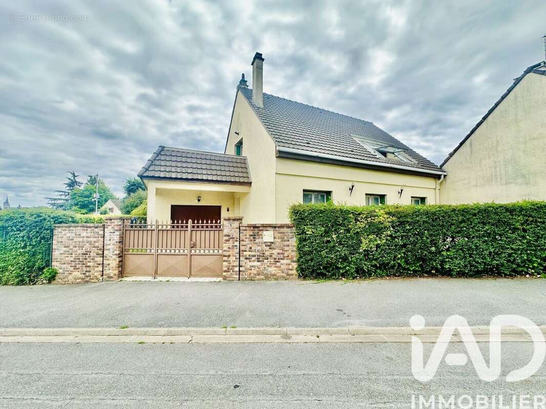 Photo 2 - Maison à BRIE-COMTE-ROBERT