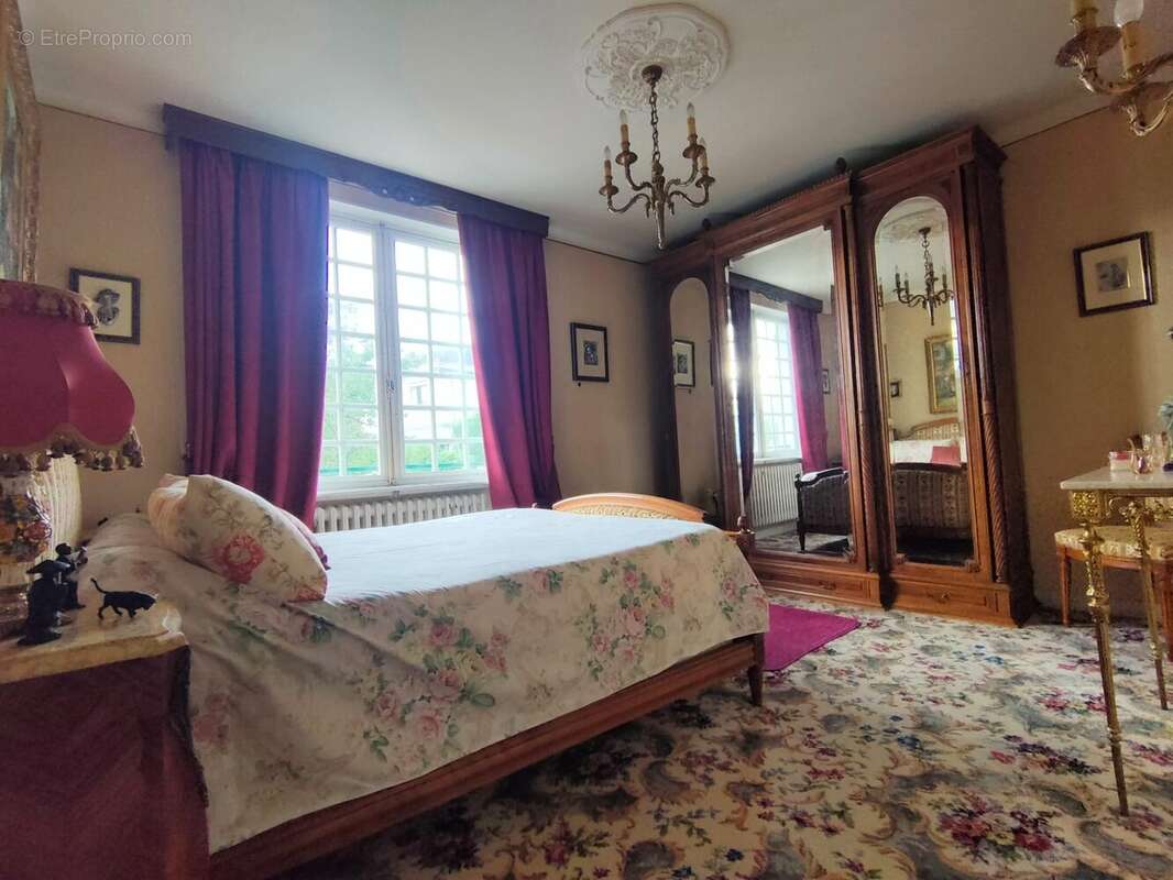 Maison à PERIGNAT-LES-SARLIEVE