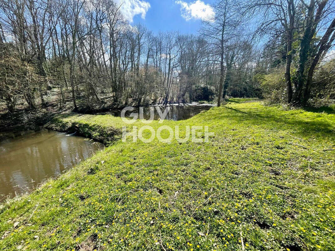 Terrain à ROZ-SUR-COUESNON