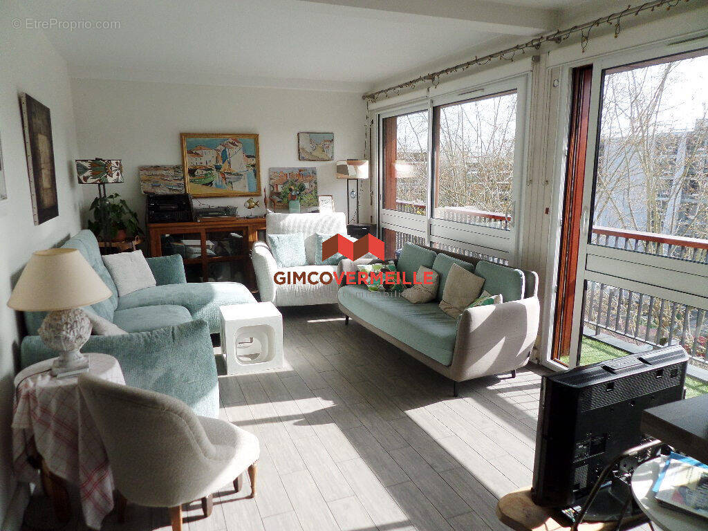 Appartement à LA CELLE-SAINT-CLOUD