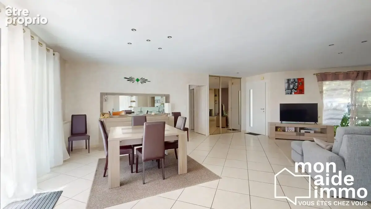 Maison 141 m² à Fargues-Saint-Hilaire  - photo 5