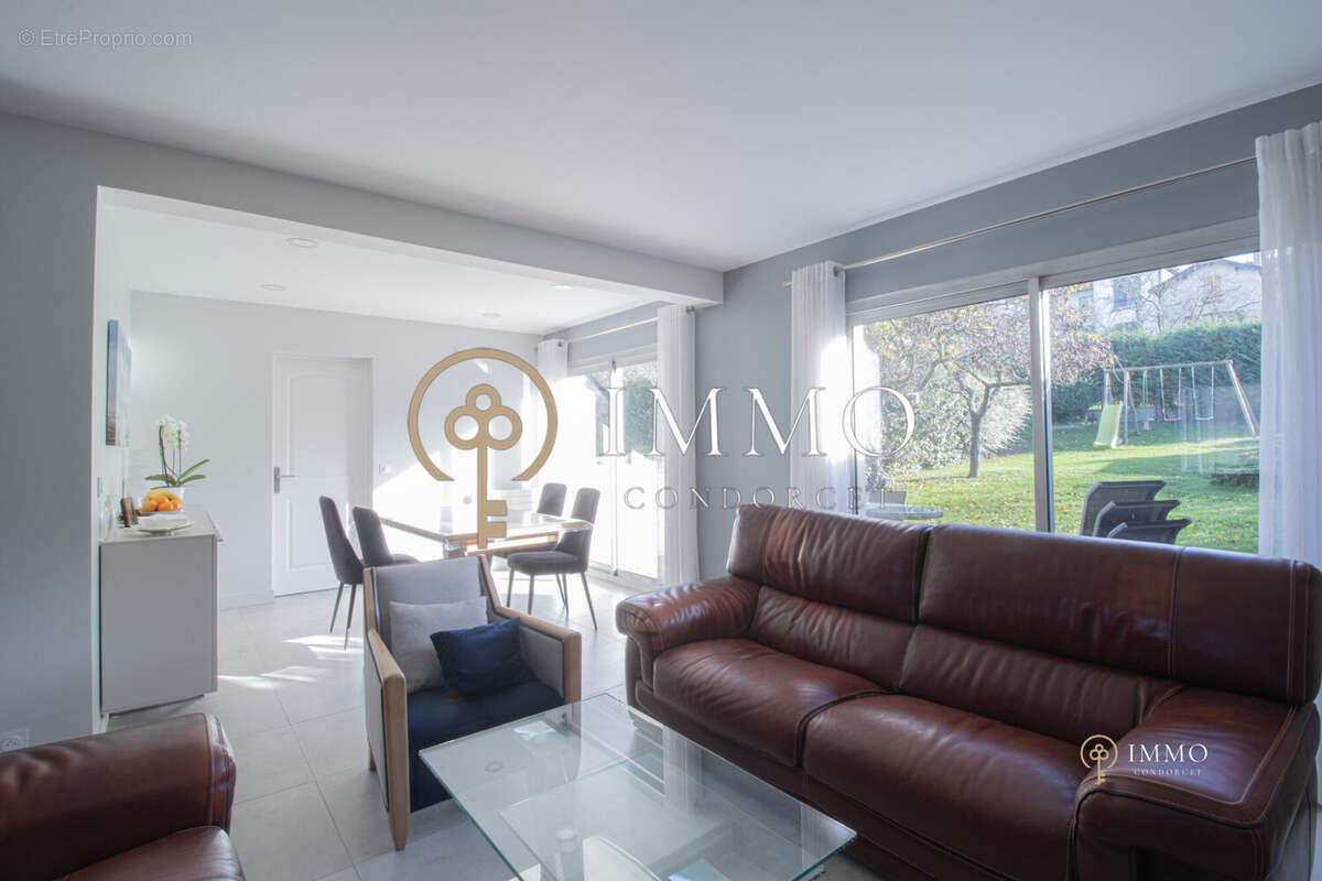 Maison à L&#039;HAY-LES-ROSES