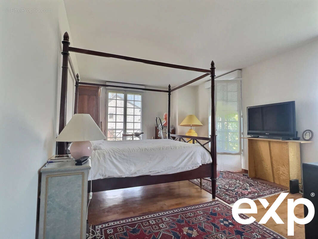 Maison à SAINT-MAUR-DES-FOSSES