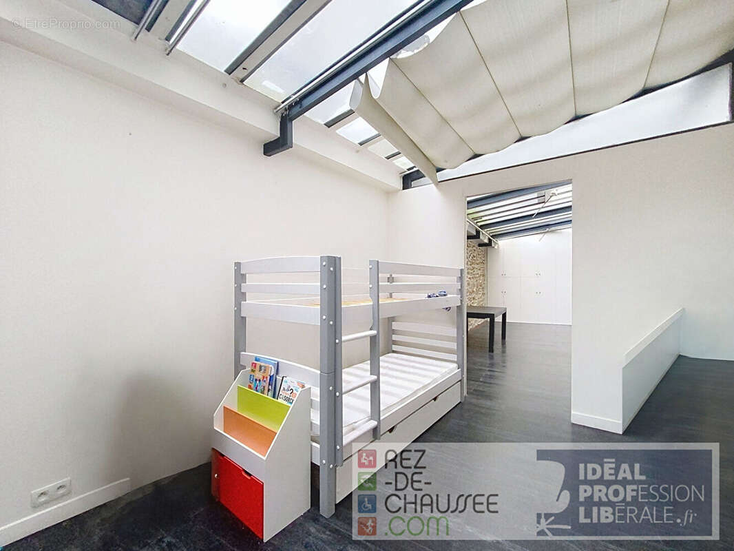 Appartement style atelier rue ruhmkorff. - photo 5