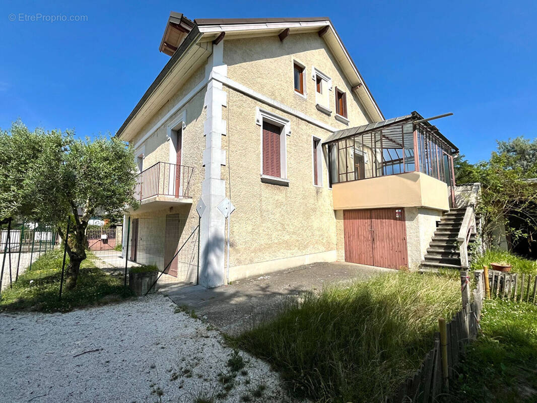 Appartement à AIX-LES-BAINS