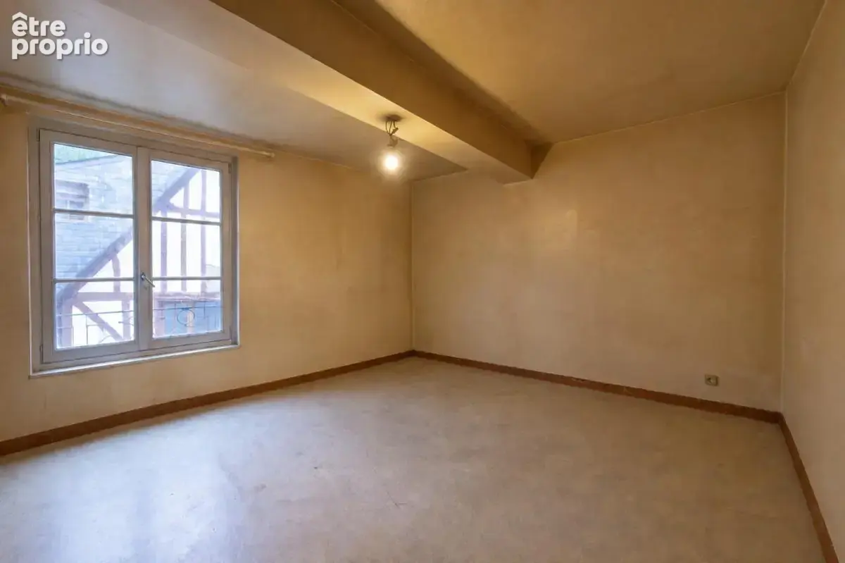 Appartement T2 de 27.2 m2 au cœur du centre-historique de Laval - photo 3