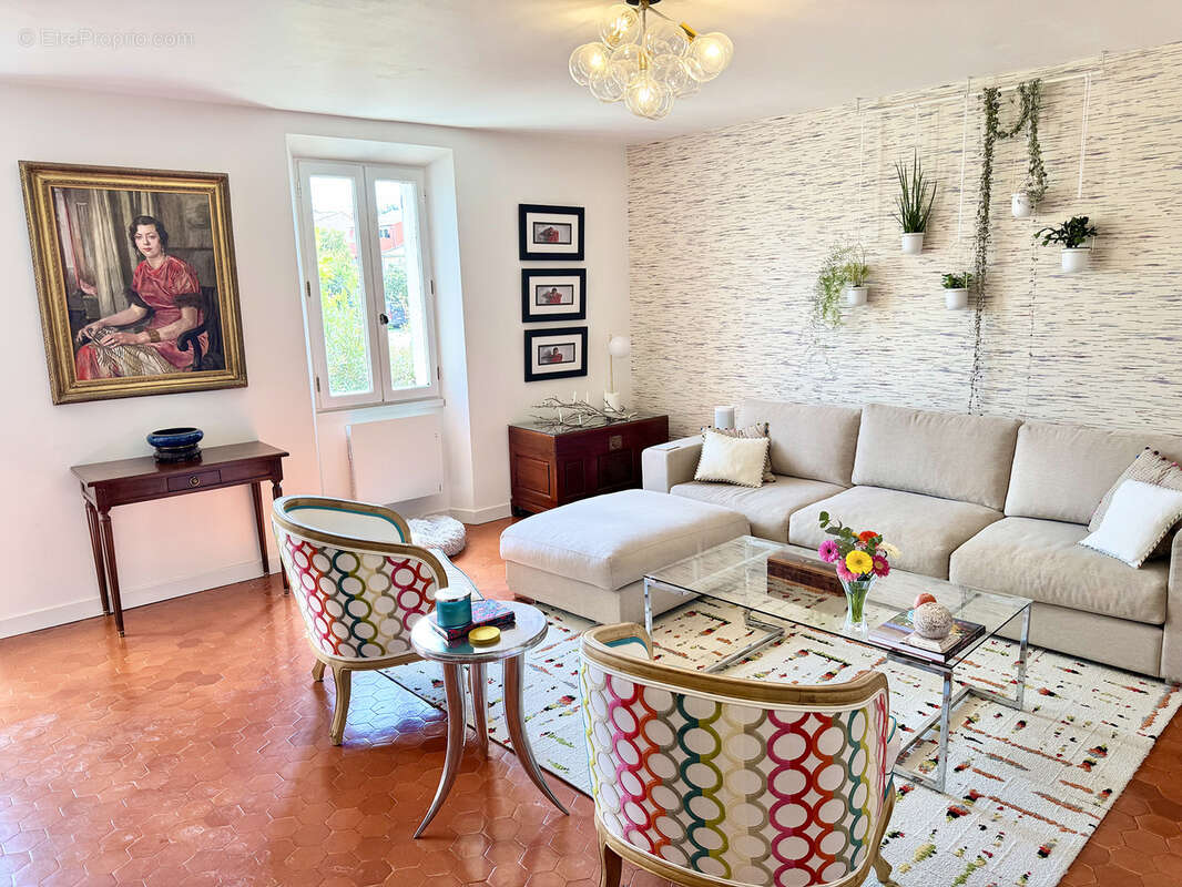 Maison à SAINT-CEZAIRE-SUR-SIAGNE