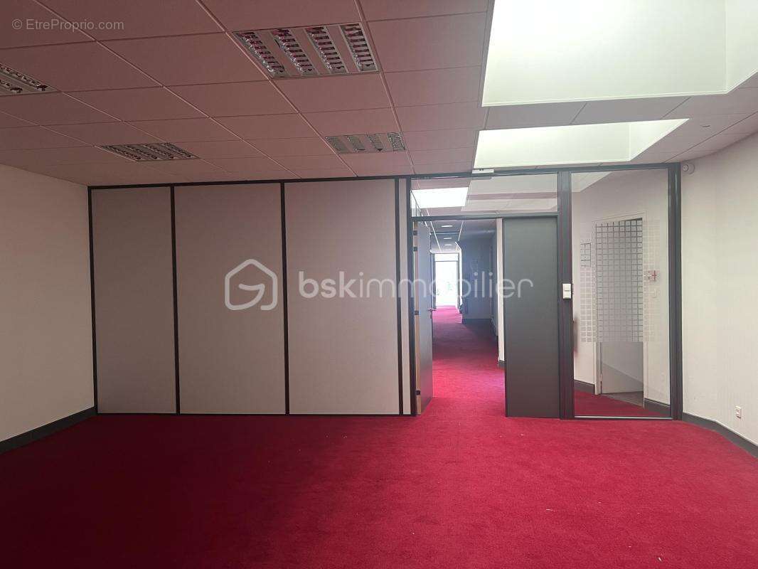 À Vendre – Local commercial / bureaux – 200 m² – Hyper-centre Châteauroux - photo 11