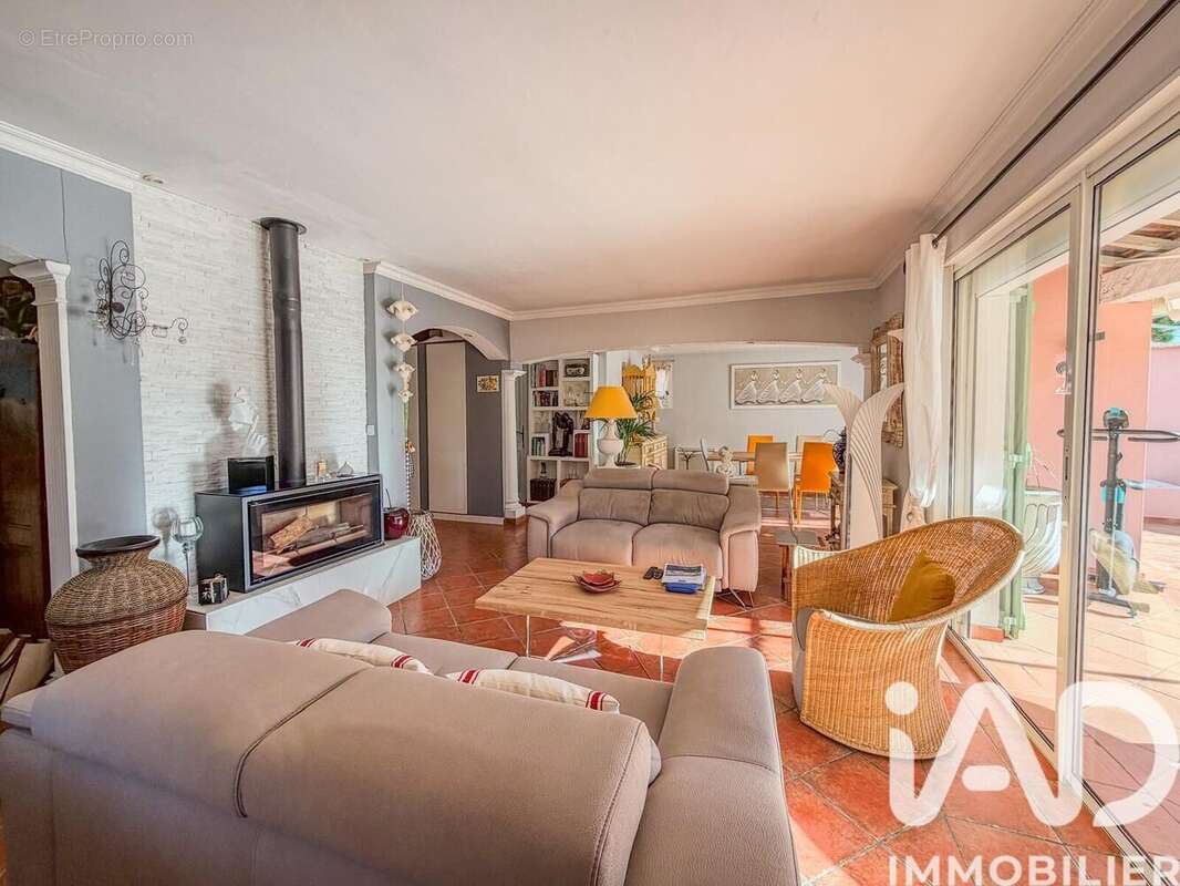 Photo 6 - Maison à ROQUEBRUNE-SUR-ARGENS