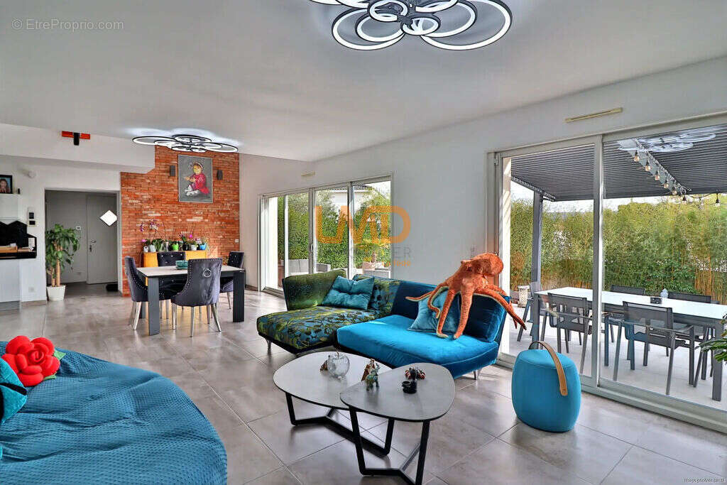 Maison contemporaine 4 chambres Piscine Secteur très recherché - photo 8