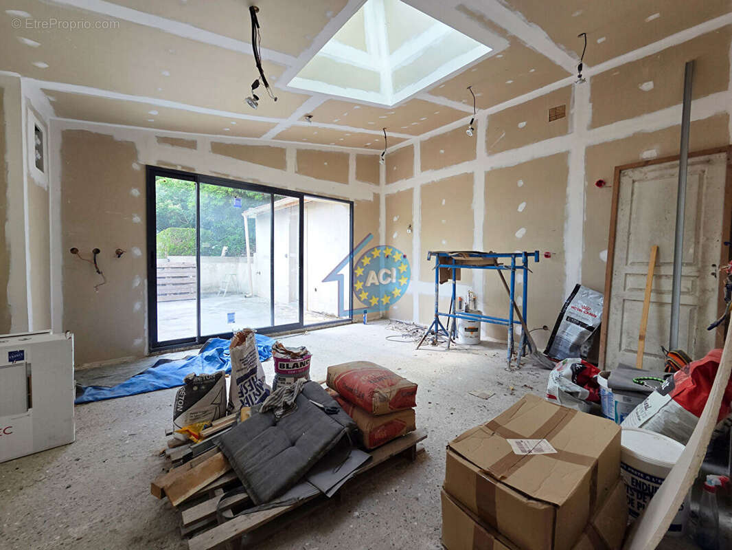 Maison à FOLLAINVILLE-DENNEMONT