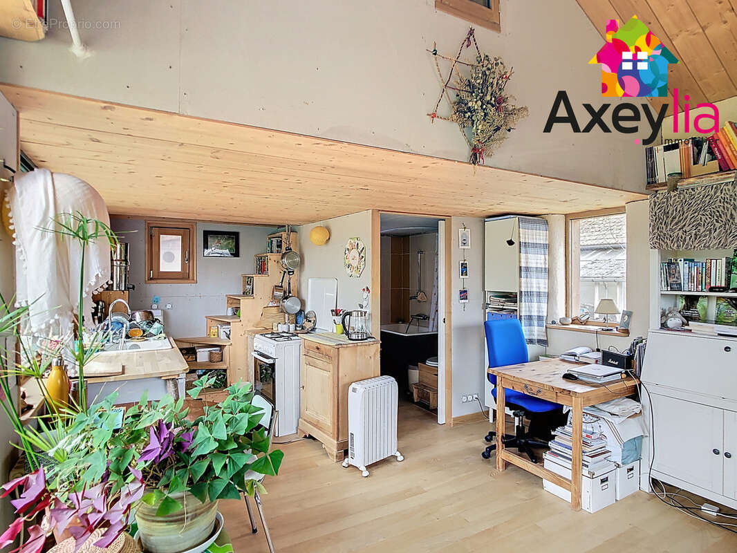 A vendre - a 5 min de renaison - propriete avec maisons et apparts sur 6621m2 de terrain - photo 3